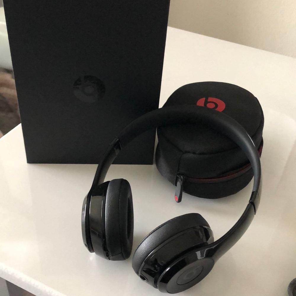 Beats wireless solo 3